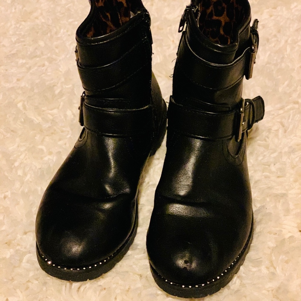 Steve Madden double buckle ankle boots
